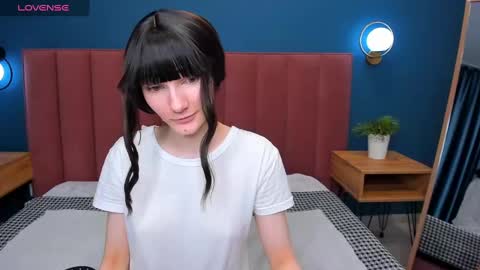 Snapshot of lili_flowerr chatting on 03.11.25 Lilli follow me kiss online show from 03.11.25