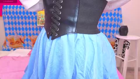 Snapshot of lili_flowerr chatting on 10.02.25 Lilli follow me kiss online show from 10.02.25