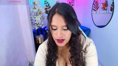 Snapshot of lili_rousx chatting on 11.29.25 LILI ROUSX online show from 11.29.25