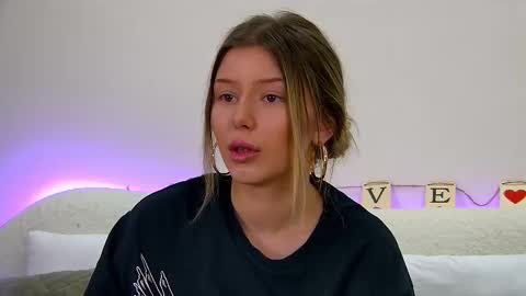 Mia online show from 02.17.25