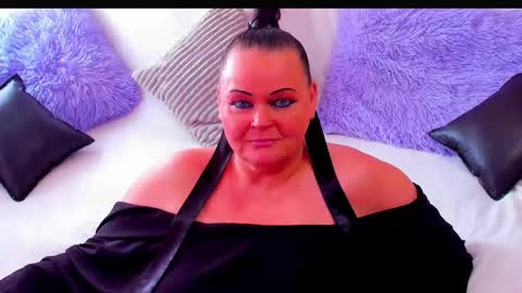Snapshot of lilian_biegert chatting on 05.26.26 Lili online show from 05.26.26