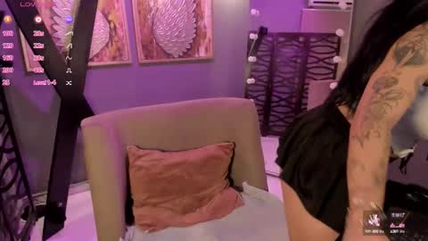 holis soy lily chang no olvides el pulgar arriba es muy importante para mi 3 independent model online show from 09.12.25