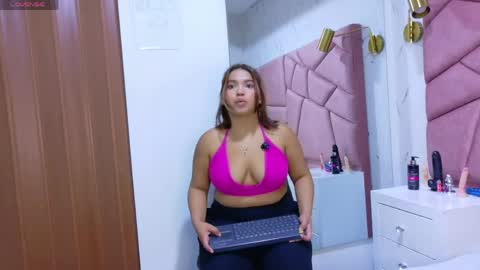 Snapshot of liliana_pink chatting on 05.19.26 liliana online show from 05.19.26
