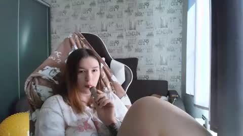 liliawoolf online show from 03.26.26