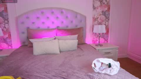 lilielfie online show from 12.14.25