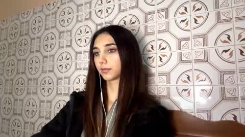 Snapshot of lilihalvorsen chatting on 11.13.25 Lina online show from 11.13.25