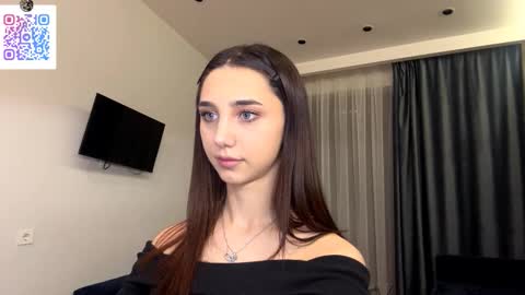 Lina online show from 12.22.25