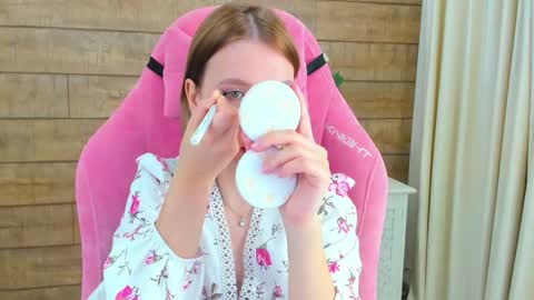 LiliLinn online show from 09.09.25