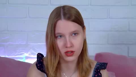 LiliLinn online show from 06.18.26
