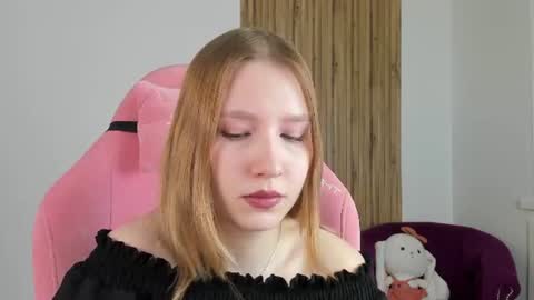 LiliLinn online show from 08.03.26