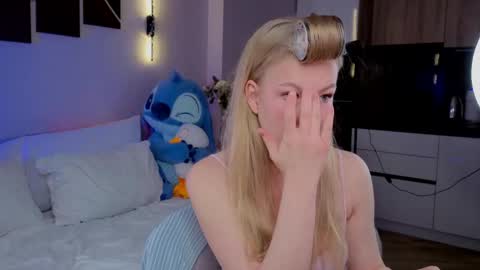 Snapshot of lililok101 chatting on 04.10.26 lililok101 online show from 04.10.26