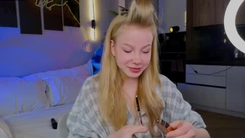 Snapshot of lililok101 chatting on 04.16.26 lililok101 online show from 04.16.26