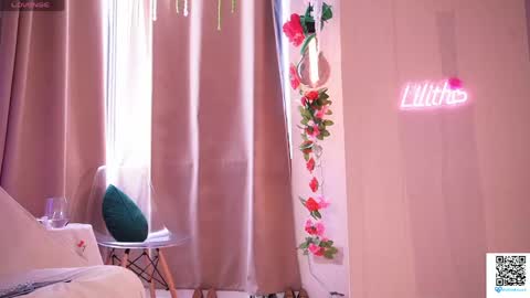 Snapshot of lilith__rosse chatting on 04.21.26 Lilith Rosse online show from 04.21.26