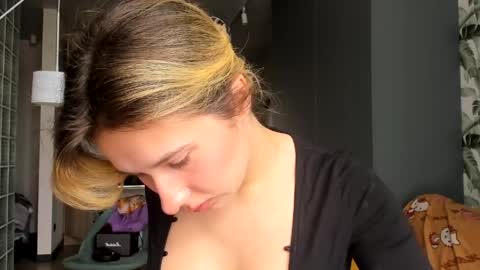 Snapshot of lilith_lutherlow chatting on 04.06.26 lilith online show from 04.06.26