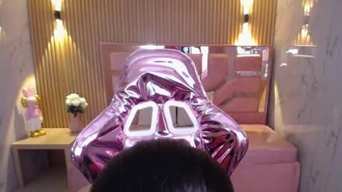 Snapshot of lilith_petit_sub chatting on 02.05.25 Lilith online show from 02.05.25