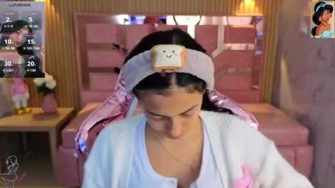 Snapshot of lilith_petit_sub chatting on 11.16.25 Lilith online show from 11.16.25