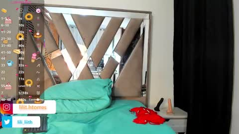 liliINDEPENDENT MODEL online show from 11.18.25