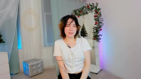 Snapshot of lilithlunna chatting on 12.26.24 Lilith online show from 12.26.24