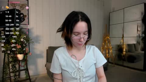 Snapshot of lilithlunna chatting on 01.10.25 Lilith online show from 01.10.25