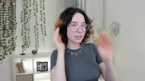 Snapshot of lilithlunna chatting on 01.14.25 Lilith online show from 01.14.25