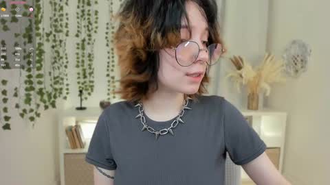 Snapshot of lilithlunna chatting on 01.15.25 Lilith online show from 01.15.25