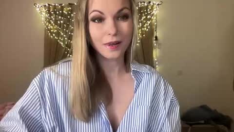 Snapshot of lilithnewdawn chatting on 03.03.26 lilithnewdawn online show from 03.03.26