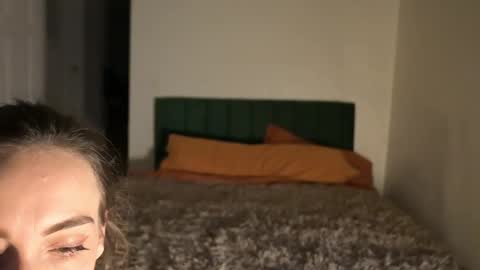 Snapshot of lilithoftrees chatting on 10.08.25 L online show from 10.08.25