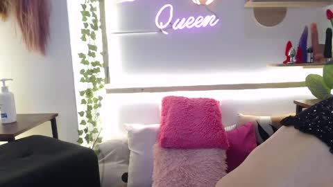 Snapshot of lilithqueen1 chatting on 05.17.26 La pelirroja online show from 05.17.26