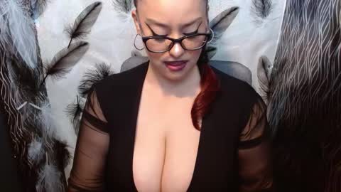 Snapshot of lilithserendipity chatting on 10.31.25 LILITHSERENDIPITY online show from 10.31.25