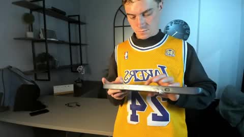 Lil James online show from 04.02.26