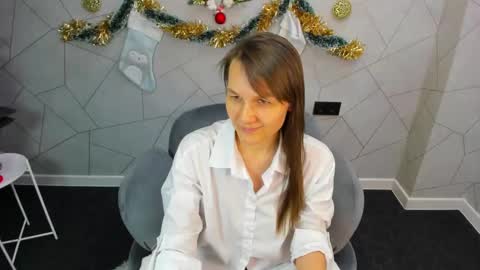 lillian_white1 online show from 01.10.25