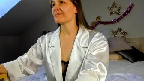 lillian_white1 online show from 01.24.25