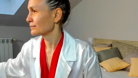 lillian_white1 online show from 02.02.25