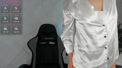 lillian_white1 online show from 09.10.25