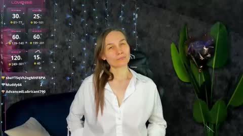 lillian_white1 online show from 03.08.26