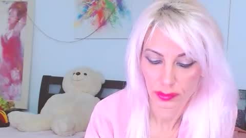 Lara online show from 12.16.25