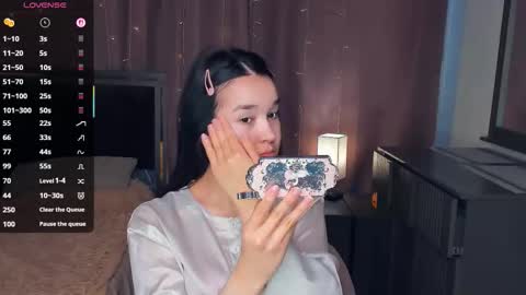 Celina Lillie online show from 02.05.26