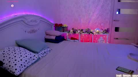 LilliMoore online show from 09.08.25