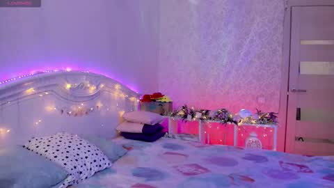 LilliMoore online show from 11.10.25