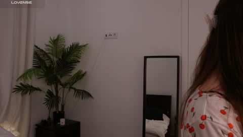 Snapshot of lilly_colins chatting on 01.18.25 Lilly Colins online show from 01.18.25