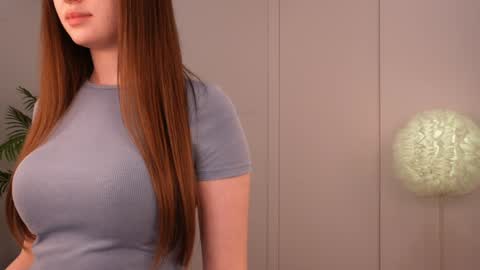 Snapshot of lilly_colins chatting on 01.26.25 Lilly Colins online show from 01.26.25