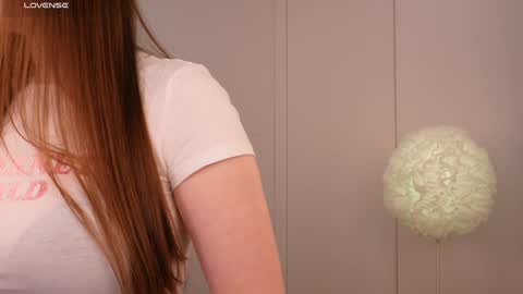 Snapshot of lilly_colins chatting on 01.29.25 Lilly Colins online show from 01.29.25