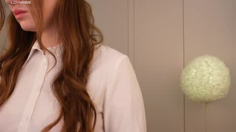 Snapshot of lilly_colins chatting on 01.30.25 Lilly Colins online show from 01.30.25