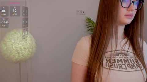 Snapshot of lilly_colins chatting on 02.02.25 Lilly Colins online show from 02.02.25