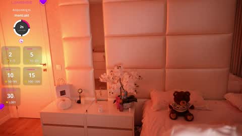 Snapshot of lilly_colins chatting on 11.20.25 Lilly Colins online show from 11.20.25