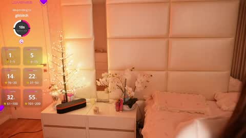 Lilly Colins online show from 04.06.26