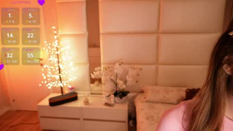 Lilly Colins online show from 04.16.26