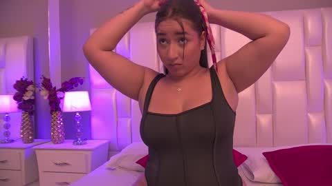 Lilly Peach online show from 01.04.25