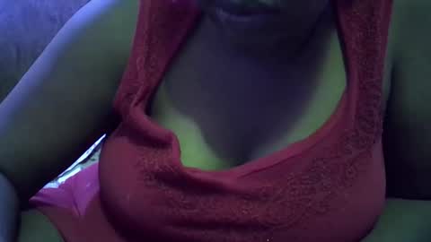 Snapshot of lillybae1811 chatting on 05.16.26 lillybae1811 online show from 05.16.26