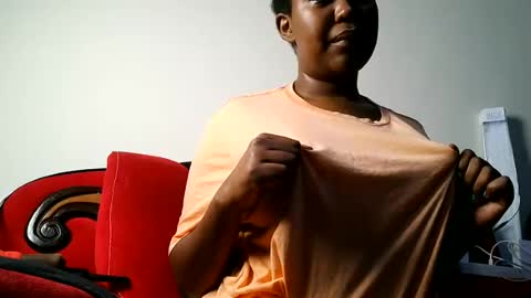 Snapshot of lillybae1811 chatting on 08.06.26 lillybae1811 online show from 08.06.26